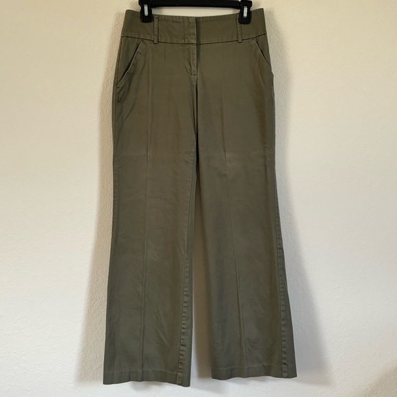Women’s New York & Company Green Pants. Size 4 - Picture 2 of 6